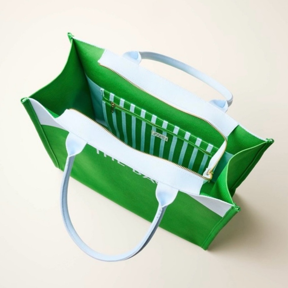 Modern Green and White Structured Tote Bag - Picture 3 of 3